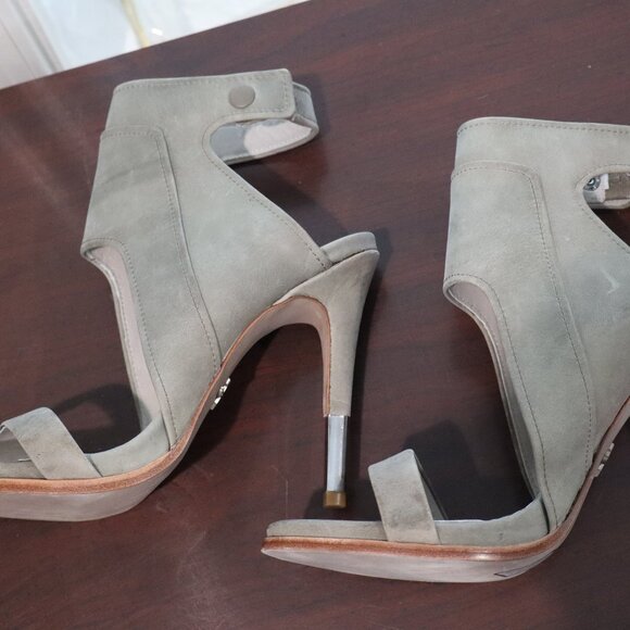 Pour La Victoire Women's Dress Heeled Sandal,Olive Green - Picture 4 of 4